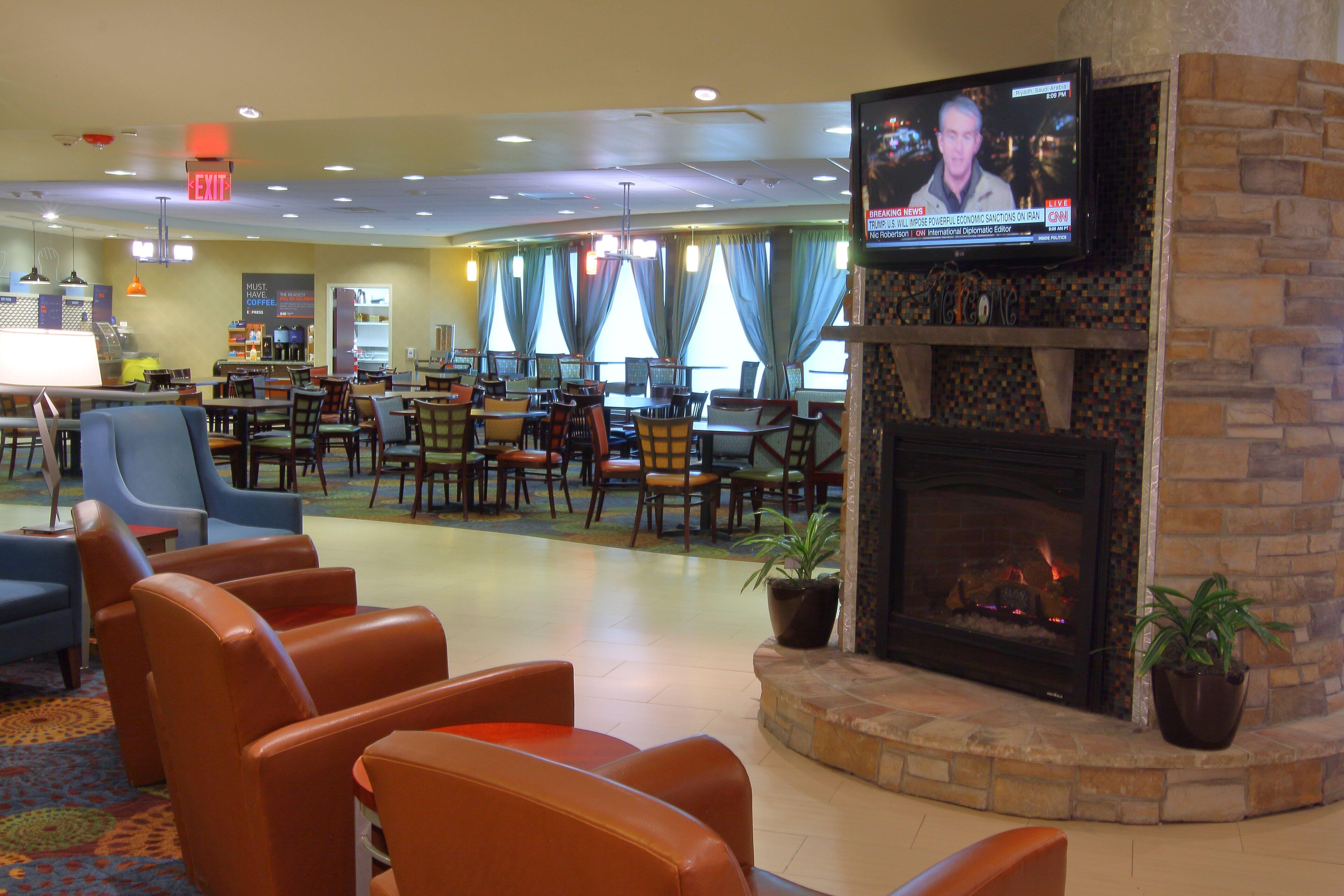 Holiday Inn Express Pittsburgh West - Greentree, An Ihg Hotel Crafton Exterior photo